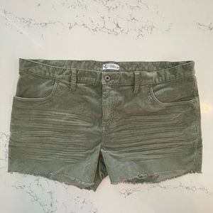 Carve Designs OAHU 4" SHORT - Olive Sz 14